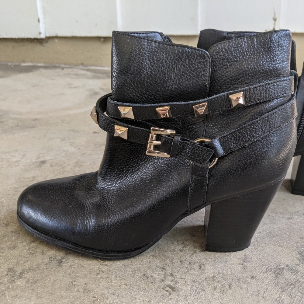 Guess size 9 Studded heeled booties